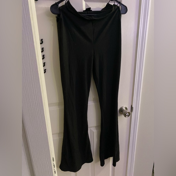 ribbed flare leggings with side cutouts - Picture 2 of 4